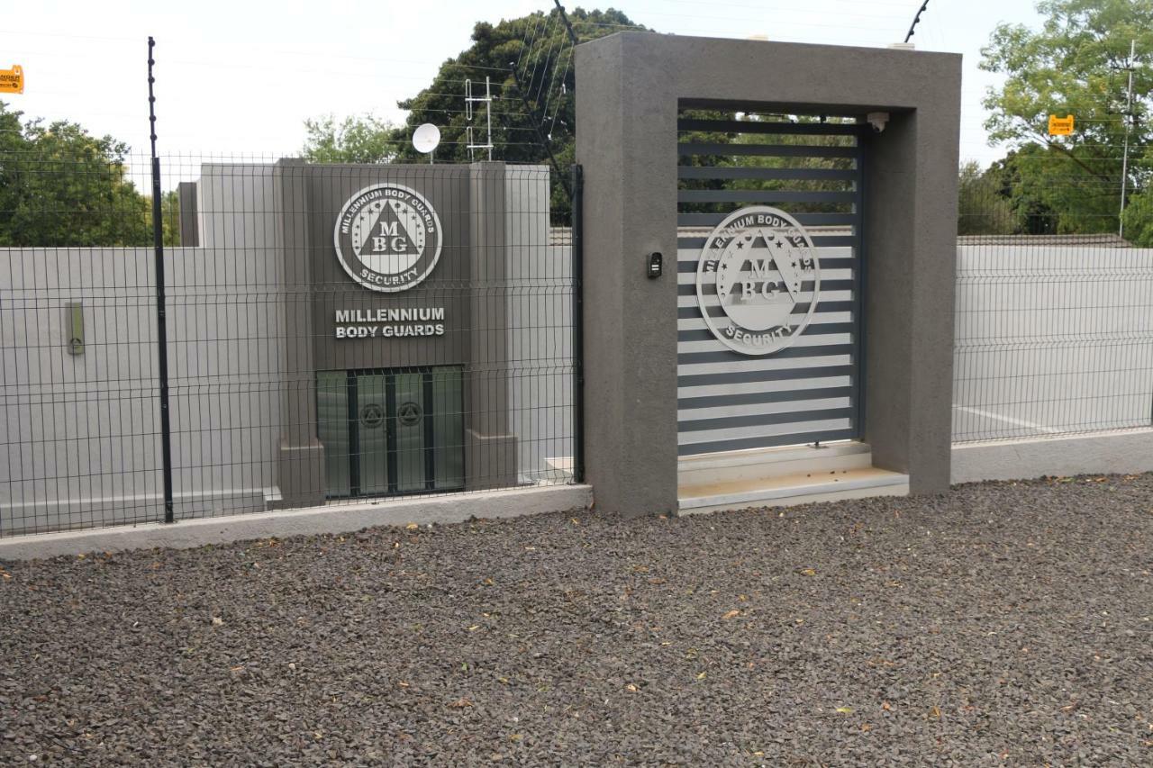 Millennium Body Guards Guesthouse ハートビーズポート エクステリア 写真